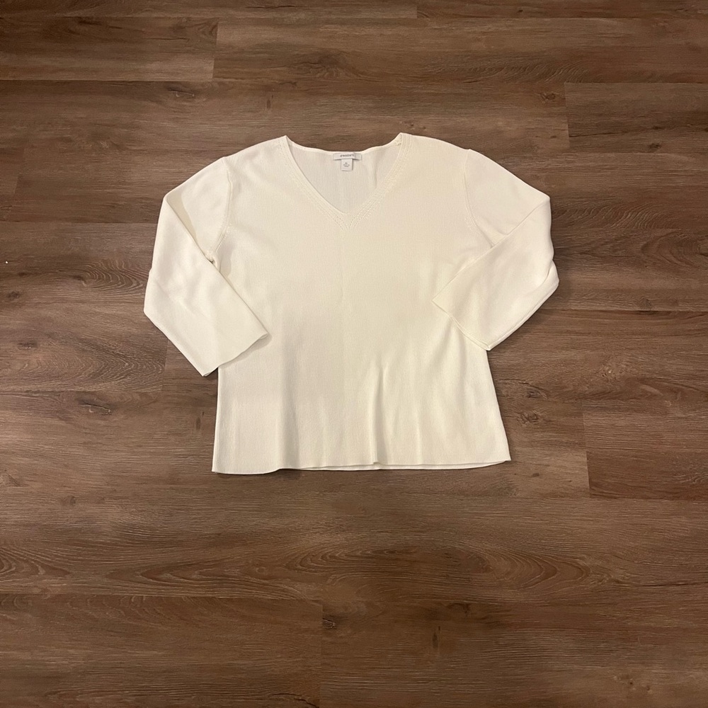 Dressbarn Cream V-Neck Sweater 3/4 Sleeves